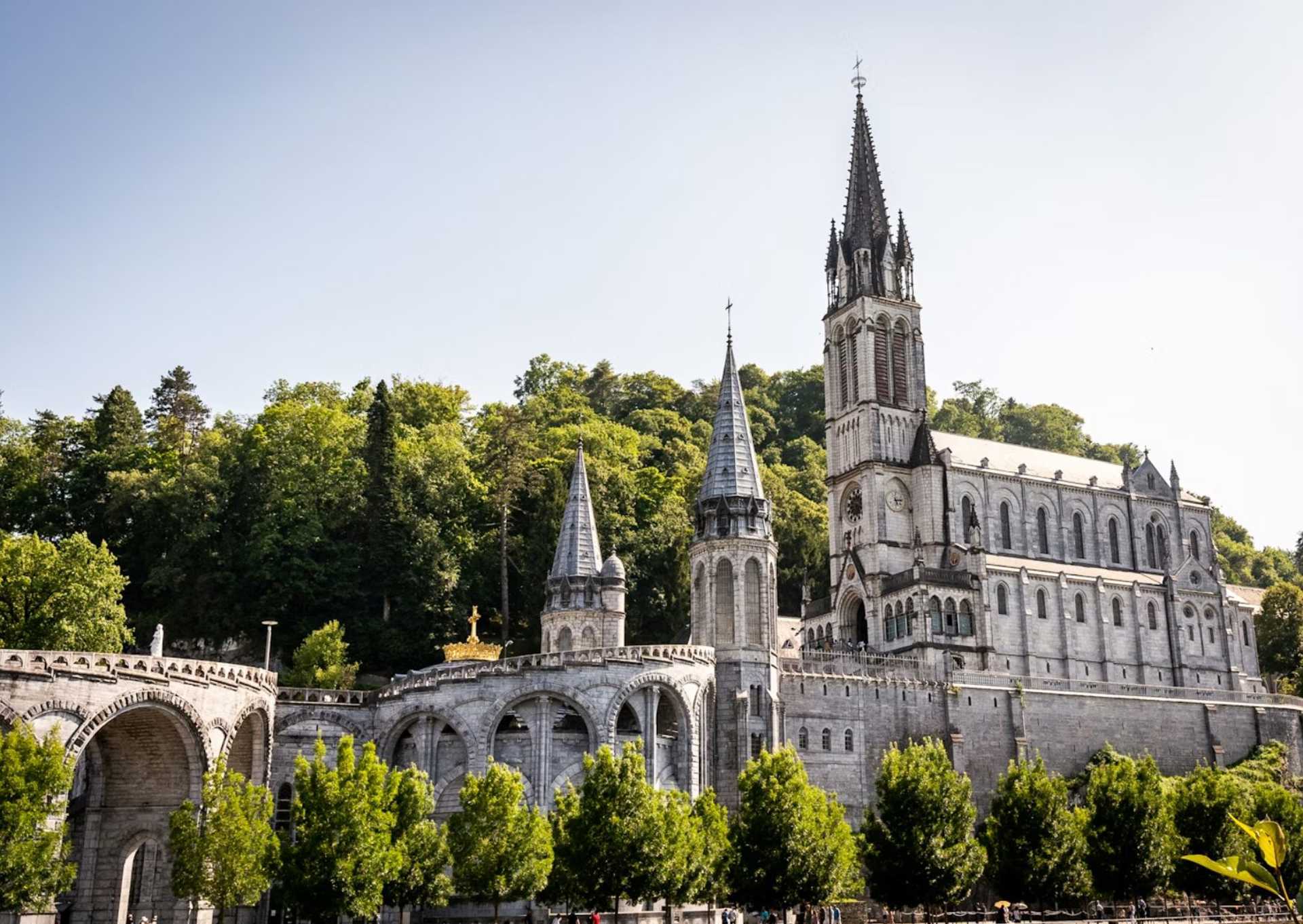 Lourdes: História e Tradição