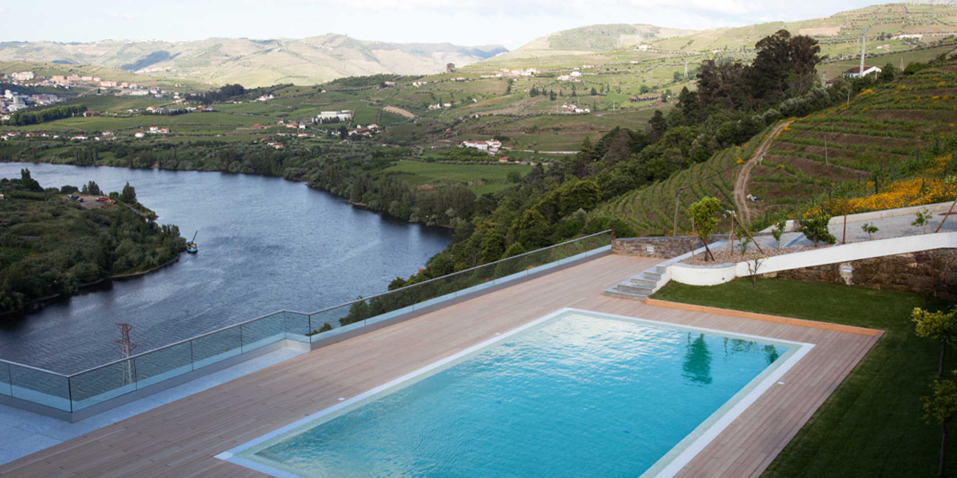 Descubra a essência do Douro na Rota da Nacional 222